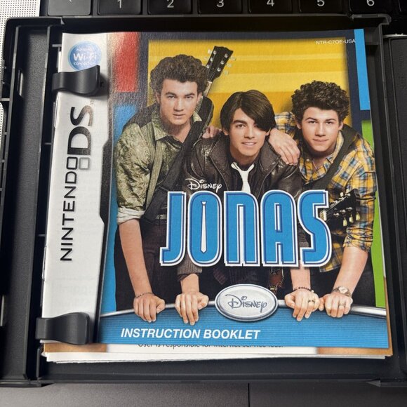 Disney Jonas Nintendo DS Game Complete Case Manual 2009 Y2K 00s Music - Picture 5 of 8